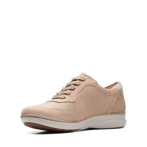Clarks Appley Tie Sand Nubuck