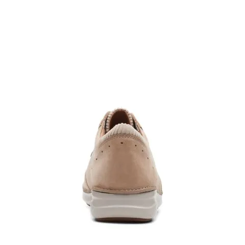 Clarks Appley Tie Sand Nubuck