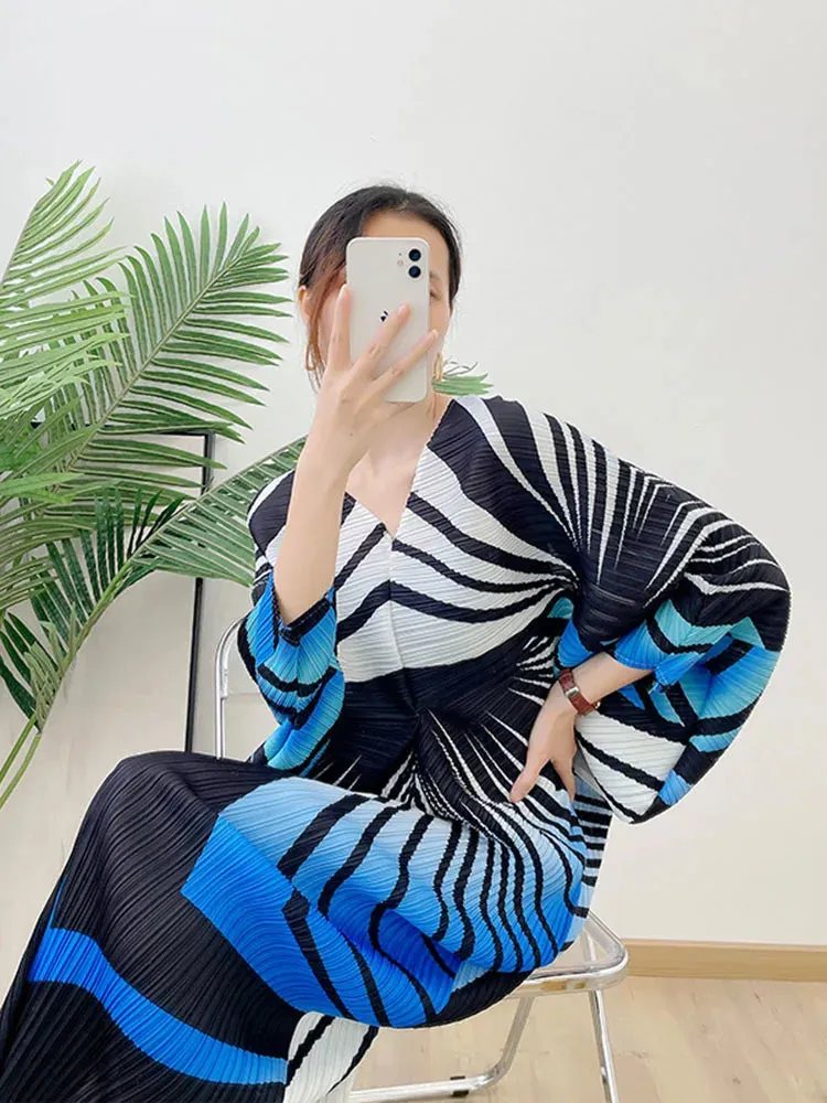 Zebra Stripes Pleated Dress Women Batwing Sleeves V  Neck Long Length  Party Dresses
